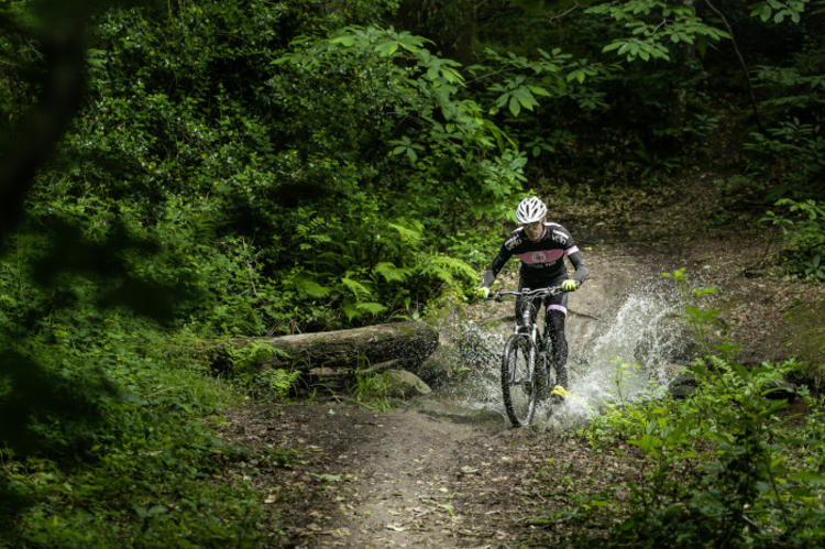 Mountainbiken in Bretagne rond Quimperlé.