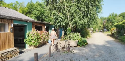 allee arboree camping du pouldu septembre bretagne sud